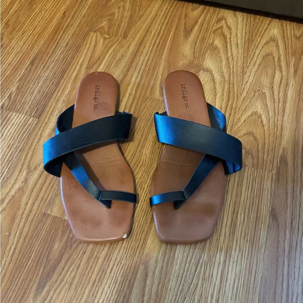 Sandals - Picture 2 of 2